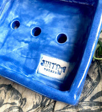 Load image into Gallery viewer, HAND MADE CERAMIC SOAP DISH